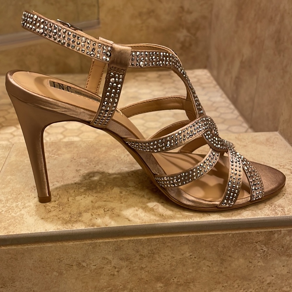 Gorgeous rhinestone embellished stilettos - Picture 2 of 4